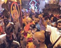 Hari thaipusam merupakan perayaan yang disambut oleh mereka yang beragama hindu di seluruh dunia bagi menghormati dewa hindu, dewa murugan atau juga dikenali sebagai dewa subramaniam. Thaipusam Projects Photos Videos Logos Illustrations And Branding On Behance