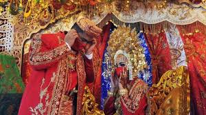 Padahal anda belum memiliki rencana untuk segera melangsungkan akad nikah. Pernikahan Di Tengah Pandemi Covid 19 Dilarang Bersalaman Dengan Pengantin Hingga Dilarang Sumbang Lagu Saat Resepsi Bbc News Indonesia