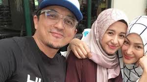 Rumah Tangga Laudya Cynthia Bella Dikabarkan Retak Mantan Engku Emran Hanya Ingin Anaknya Tenang Tribunnews Com Mobile