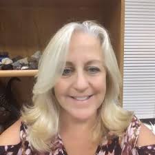 Laura Baney's Instagram, Twitter & Facebook