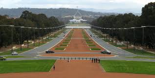Die stadt wurde entworfen und gebaut, um einen kompromiss zwischen sydney und melbourne im kampf um das. Australian War Memorial In Canberra Mit Hall Of Memory Anzac Parade Sehenswurdigkeiten Australien Australia