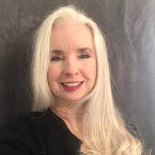 Elizabeth Casey's Instagram, Twitter & Facebook