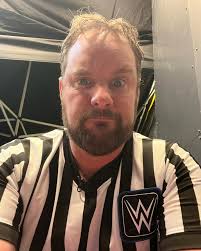 So what are you guys doing tonight? @wwe #Smackdown