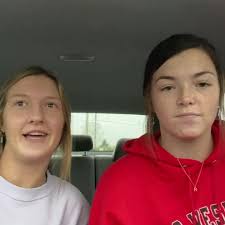 Freshmen Tori Garey and Sara Bias are bringing us this week's  #ThankfulThursday🙌🏻