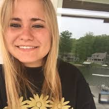 Amanda Polli's Instagram, Twitter & Facebook