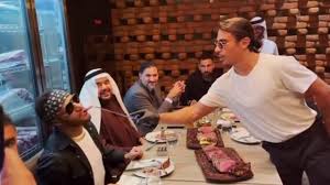 فيديو الشيف نصرت بياكل محمد رمضان هم انم ههههههههههههه rare