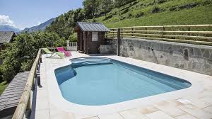 Clea Pool A Free Form Design With Flowing Lines Waterair Swimming Pools