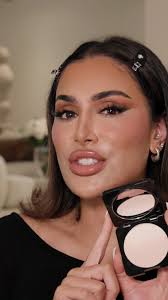 Does Huda Beauty Sugar Cookie Have Flashback