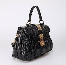 pin on miumiu 新作 財布 ルイヴィトン スケジュール帳