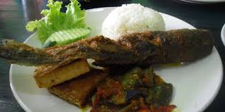 Jangan beras putih murah tempatan tu. Suka Pecel Lele Yuk Cari Tahu Kalori Pecel Lele Disini