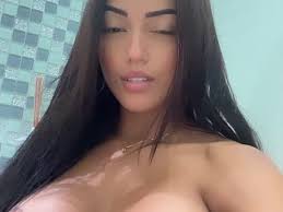 Karlyane Menezes pelada masturbando sua bucetinha depilada - Xvideos  Onlyfans Gratis