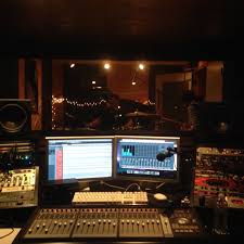 From creating musical scores in movies to orchestrating sound systems for live events to designing beats for songs, audio engineers focus on the science behind the art of music, many of which attend the best audio engineering schools. Music Production For Songwriters Levels 1 2 The Songwriting School Of Los Angeles