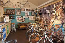 This Is One Of The Reasong To Love The Cycleyou Bike Shop In Amsterdam Enjoying A Good Espresso Surrounded By Ladeneinrichtung Einrichtung Werkstatt