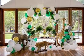 1001 Idees Creatives Pour Faire Une Arche De Ballons Decoration Anniversaire Bebe Deco Anniversaire Garcon Arche Ballon
