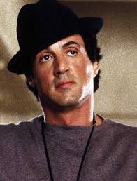 Robin Cosplay Proves Fans Are Wrong to Mock Superhero Utility Belts