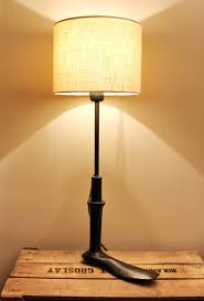 Objet De Metier Lampe Enclume Lampe Recup Style Industriel Etsy Lamp Table Lamp Novelty Lamp