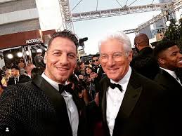 Check spelling or type a new query. Vastag Csaba Lady Gagat Is Becserkeszte A Golden Globe On Fotok Hazai Sztar Femina