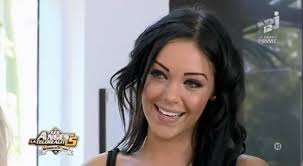 Nabilla accro … à sa veste en fourrure !!!! Les Anges De La Tele Realite 5 Nabilla Fait Honte A Son Pere