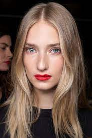 Couleurs, formes et matières › les couleurs. Quel Maquillage Adopter Quand On A Les Cheveux Blonds Madame Figaro