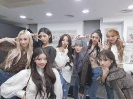 Lovelyz ontact concert deep forest  관련 문서 . Concert Recap Lovelyz Took Fans Into A Deep Forest Fairy Tale