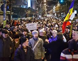 Sindicaliștii din poliție se ceartă și se îmbrâncesc cu jandarmii. Social Protest Asinforomania