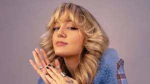 Florence Given: 'The most dangerous thing a woman can do is date a man'