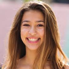 Wendy Squire's Instagram, Twitter & Facebook