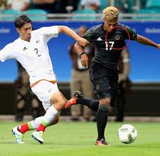 Es hat im gegensatz zum aktuellen trikot wieder die drei. Olympia 2016 Warum Das Logo Der Dfb Trikot So Merkwurdig Aussieht Welt
