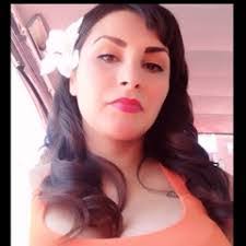 Elizabeth Robles's Instagram, Twitter & Facebook