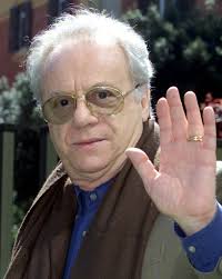 Una vita di successi dalla musica al teatro, gli 80 anni di Johnny Dorelli 