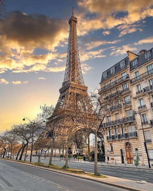 Tháp Eiffel - Biểu tượng từng bị ruồng bỏ của nước Pháp - iVIVU.com