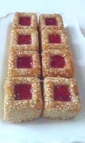 Gateau Au Miel Et Graines De Sesame Food Breakfast Waffles
