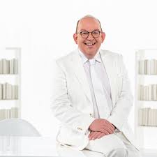 Denis Scheck sagt: „Lesen macht schön, schlank und sexy!“