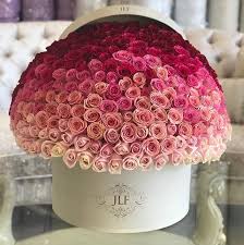 The Jlf Grandiose Box Is The Biggest Box We Carry Thus Far It Is Extravagant In Size Here Is 250 Ombre Fresh Ro Flower Box Gift Luxury Flowers Amazing Flowers