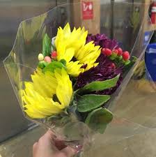 Sugared violets and pansies (the whole blossoms are edible) make lovely gifts, and look delightful on some appetizers, cake balls and even waffles and pancakes. How I Spent 100 On Wedding Flowers Decor Welcome Objects