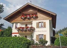 Die unterkunft mit gartenblick liegt 48 km von tegernsee entfernt. Haus Maria Elisabeth Mittenwald Aktualisierte Preise Fur 2021