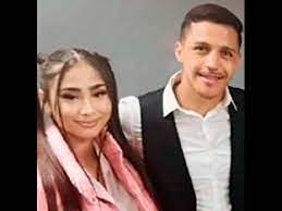 As you know alexis sanchez will make his first raid into theater. Paloma Mami Le Cumplio El Sueno A Alexis Sanchez