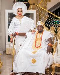 There's been bad blood between nollywood actors lizzy anjorin and new mum toyin abraham and no one is backing down for the other. Lizzy Anjorin Flaunts Cheque Of N10m Wedding Gift She Got From Friends Video 247gist