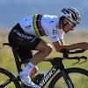 Egan bernal si allena intensamente per il tour de france 2020. 1