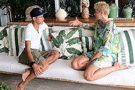 De pés descalços, Xuxa e Neymar se encontram em Angra para gravação -  notícias em Por Trás das Câmeras - TV Xuxa
