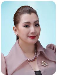 Karen Javier's Instagram, Twitter & Facebook