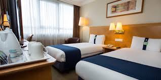 Holiday inn kensington forum offers its guests a choice of three restaurant and bars whether you want to relax with dinner, grab a quick snack or which room amenities are available at holiday inn london kensington forum? Reception Team Member Holiday Inn London Kensington Forum Rbh Management