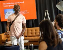 We want to take a moment to congratulate the participants of our inaugural  Ricardo Frazer Executive Leadership Program! 🎉 This month, they wrapped up  a year of professional development, workshops, and informational