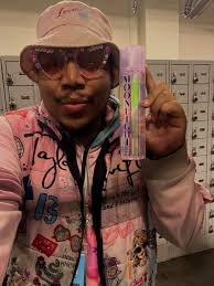 Fan of the honeymoon tour and love me harder song