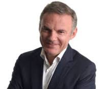 Eric Brunet sort de son studio