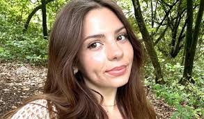 Layne Jones's Instagram, Twitter & Facebook