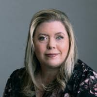 Carrie Ross's Instagram, Twitter & Facebook