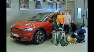 Das erste vollelektrische suv von ford wird sie mit. Mustang Mach E Kofferraum Volumen Und Grosse Karosserie Mustang Mach E Forum Mit Benutzerkarte