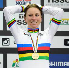 8 października 1982 r.) to holenderska zawodowa kolarka szosowa , która obecnie jeździ w kobiecej drużynie uci worldteam wraz z ellen van dijk , marianne vos i loes gunnewijk van vleuten reprezentował holandię w wyścigu drogowym kobiet na letnich igrzyskach. Annemiek Van Vleuten Ihr Sturz Schockierte Die Sportwelt Jetzt Gewann Sie Gold Welt