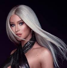 Gail Lopes's Instagram, Twitter & Facebook